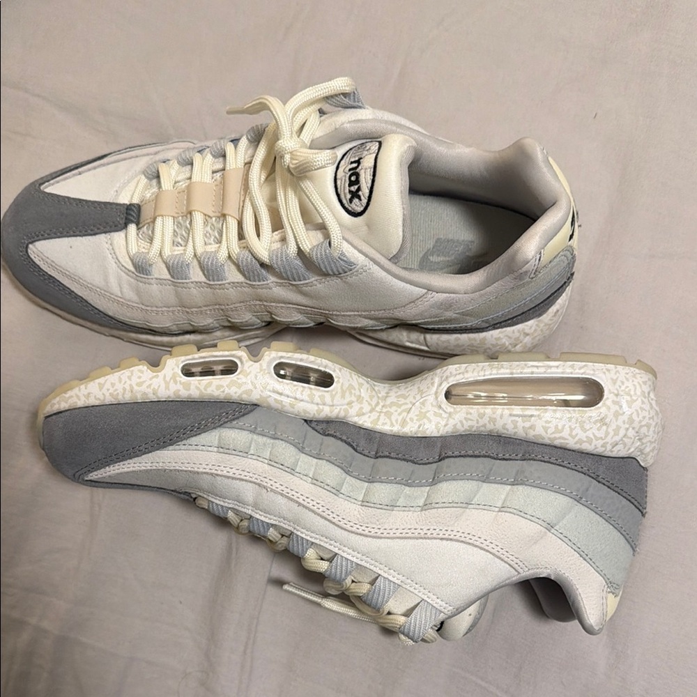 Nike Air Max 95 - Picture 2 of 11